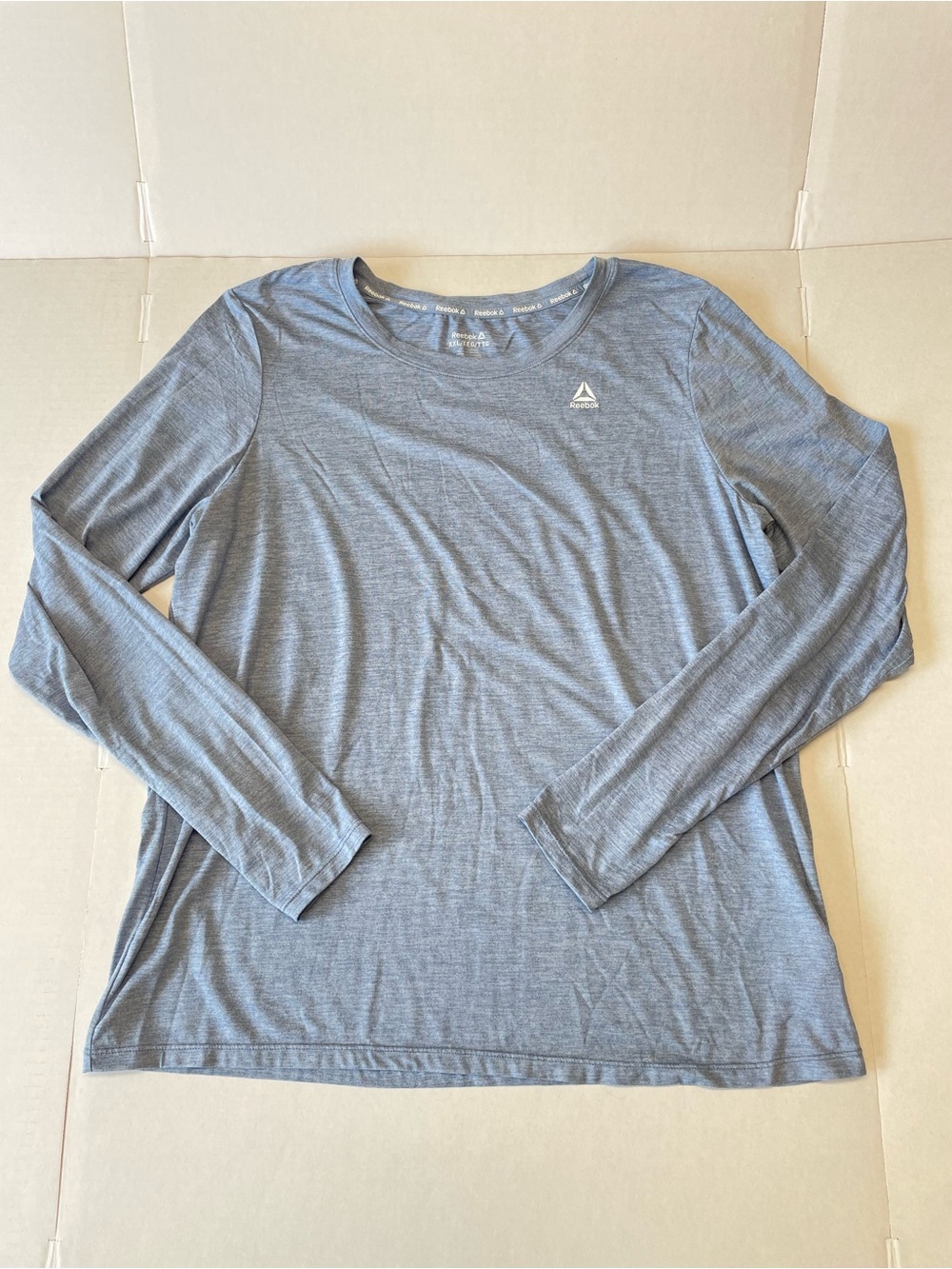 Reebok Blue Long Sleeve Shirt with Thumb Holes Women’s XXL